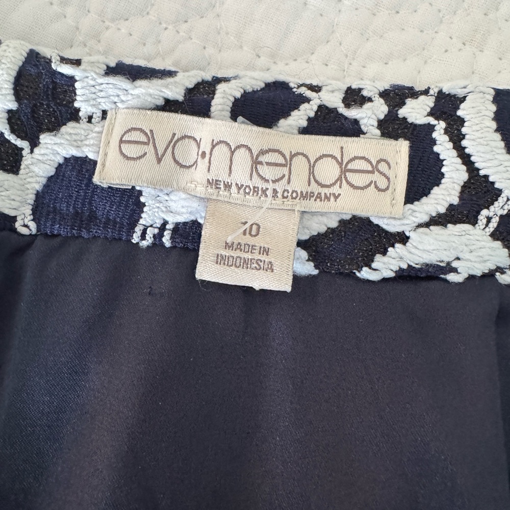 Eva Mendes by New York & Co Pencil Midi Skirt Womens 10 White/Navy Floral - Picture 5 of 13